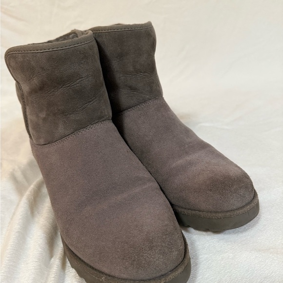 UGG Classic Short Boots Grey – Fair Condition / Well Worn - Picture 7 of 8